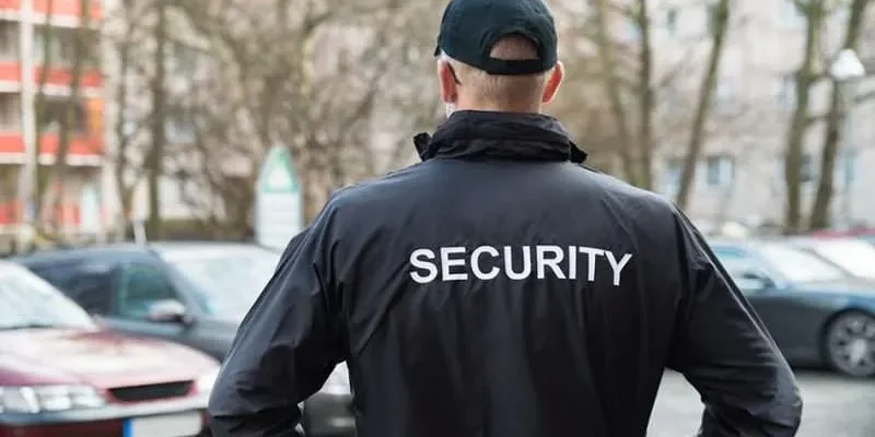 What-does-a-security-guard-do